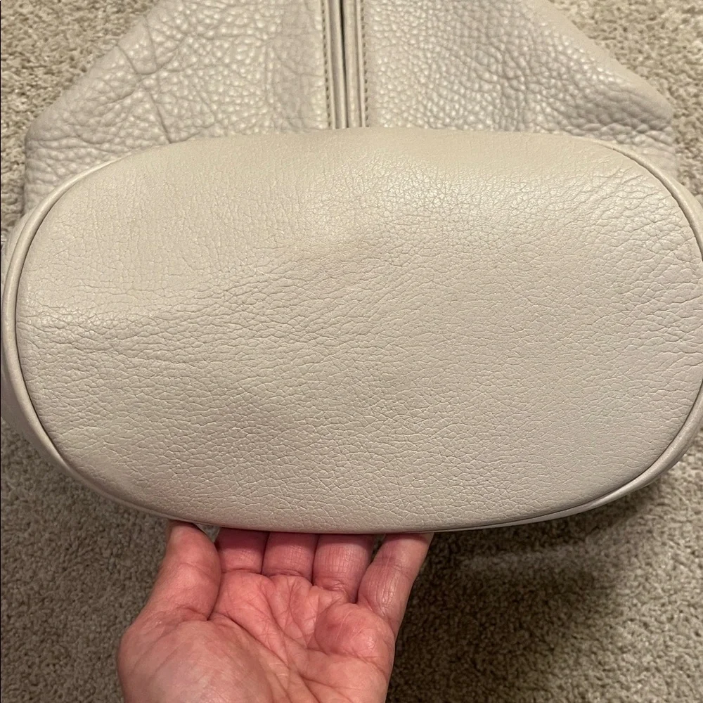 Vintage Coach Sonoma Cream Sling/Shoulder Bag  NWOT! Soft, Pebbled Leather - Picture 10 of 10